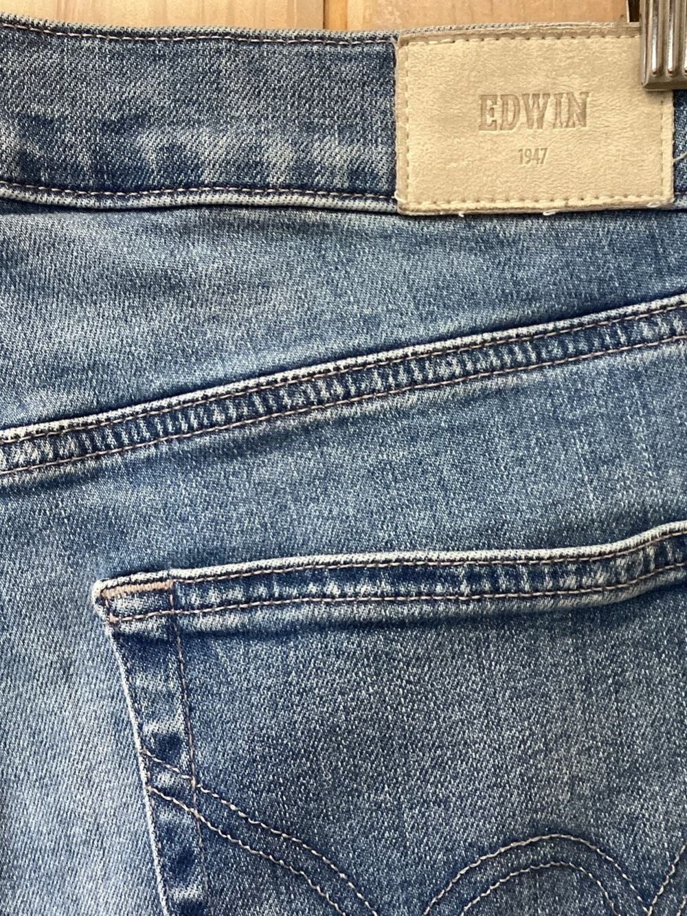 Edwin Mid Rise Straight Crop Jeans Size 28 - Picture 5 of 6